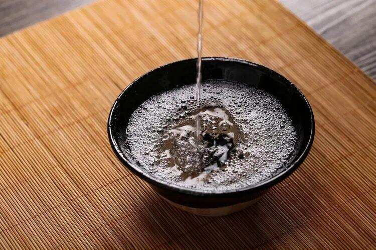 看酒花评酒质靠谱吗?酒花应该怎么看?