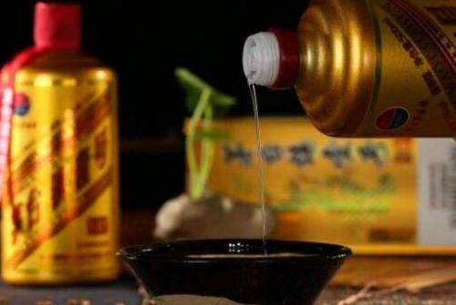 茅台瓶子用什么盖住,茅台瓶盖打开后还能用吗